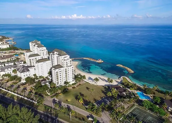 Hospitality Expert Cb4: Pool, & Chef * Montego Bay